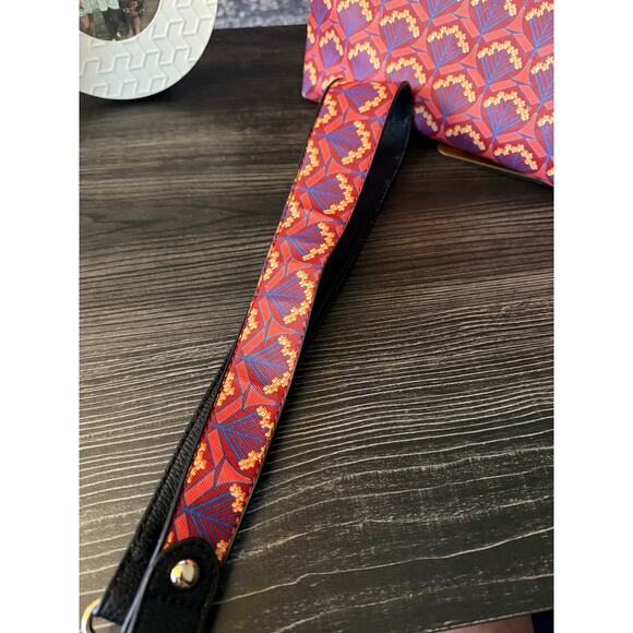 Gorgeous Patterned Bohemian Flower Crossbody With 3 Different Straps - Picture 9 of 10